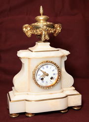 Старинные каминные часы Франция 19 век.    