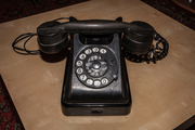 Советский бакелитовый телефон ВЭФ БАГТА-50,  1961г.